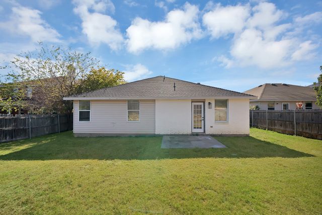 2048 Paducah Lane, Grand Prairie, TX 75052