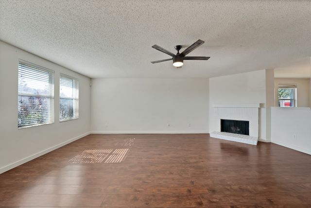 2048 Paducah Lane, Grand Prairie, TX 75052