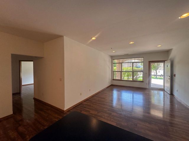 3053 W Drexel AVENUE #103, Franklin, WI 53132