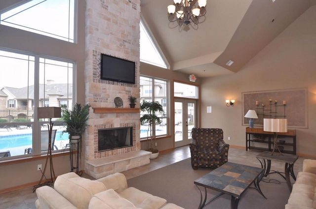 3053 W Drexel AVENUE #103, Franklin, WI 53132