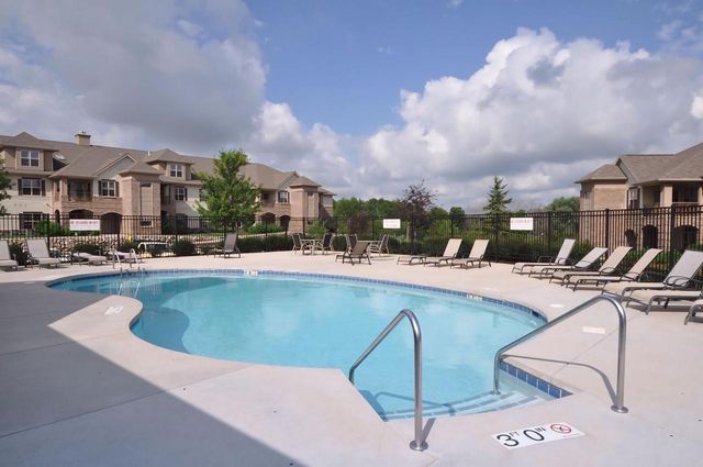 3053 W Drexel AVENUE #103, Franklin, WI 53132