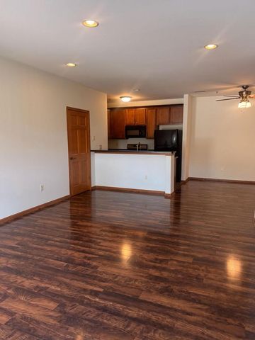 3053 W Drexel AVENUE #103, Franklin, WI 53132