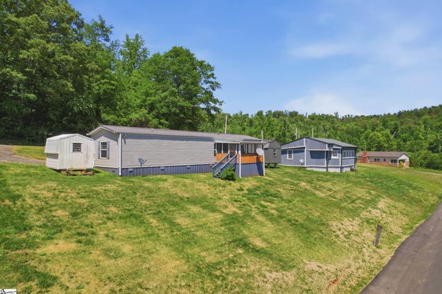 111 Lake Circle Road, Marietta, SC 29661