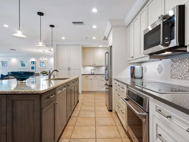 606 OWL WAY, Sarasota, FL 34236