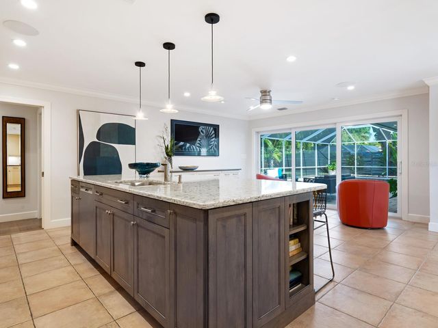 606 OWL WAY, Sarasota, FL 34236