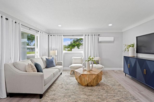 4300 MAPLE STREET NE, St Petersburg, FL 33703