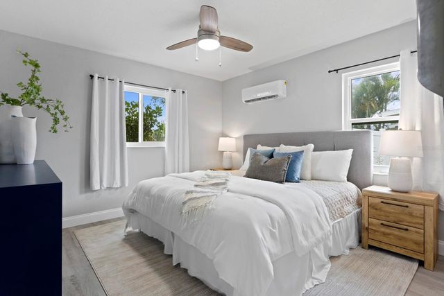 4300 MAPLE STREET NE, St Petersburg, FL 33703