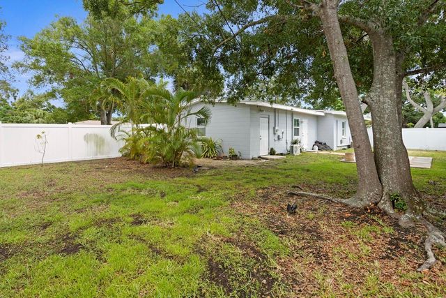 4300 MAPLE STREET NE, St Petersburg, FL 33703