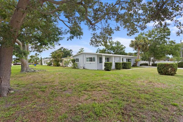 4300 MAPLE STREET NE, St Petersburg, FL 33703