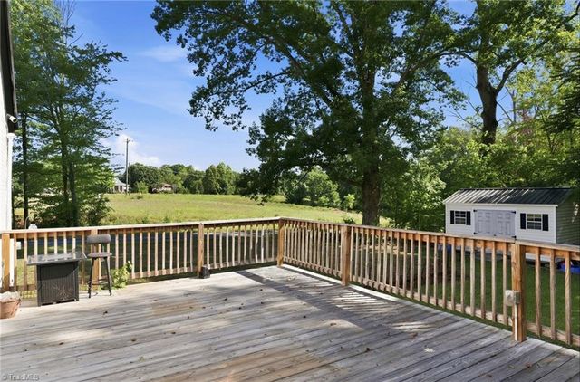3221 Settle Bridge Road, Stoneville, NC 27048