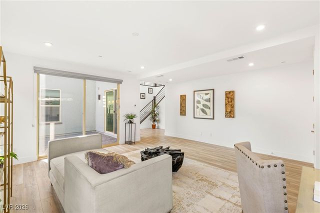 1989 Regal Bluff Drive, Henderson, NV 89052