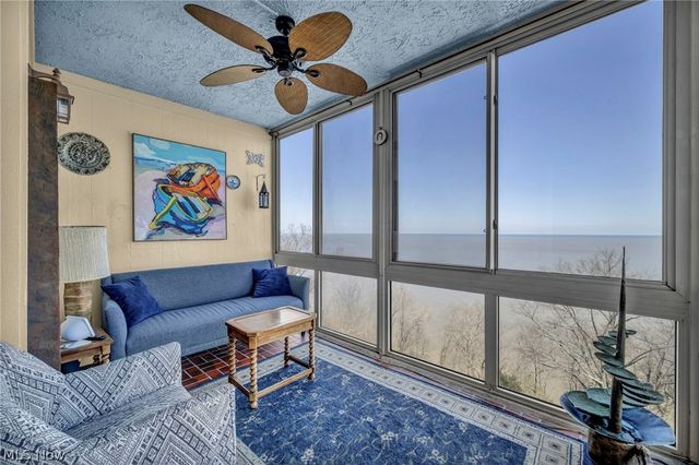 12520 Edgewater Drive 806, Lakewood, OH 44107