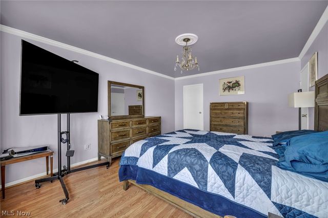 12520 Edgewater Drive 806, Lakewood, OH 44107