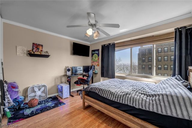 12520 Edgewater Drive 806, Lakewood, OH 44107