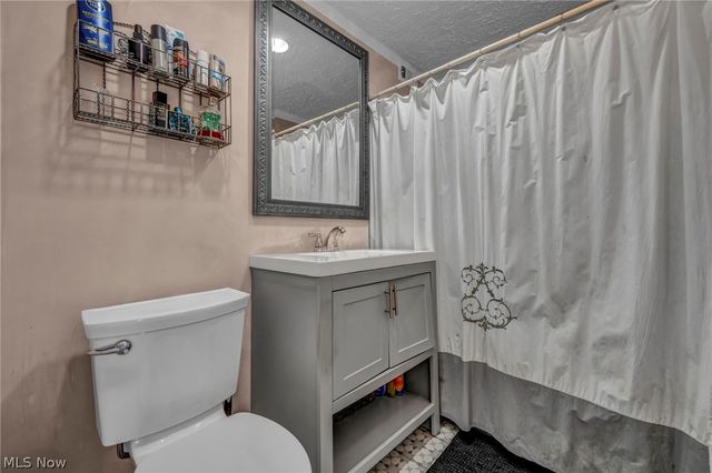 12520 Edgewater Drive 806, Lakewood, OH 44107