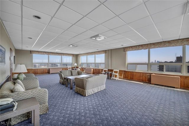 12520 Edgewater Drive 806, Lakewood, OH 44107
