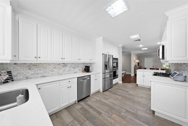 4002 W KENSINGTON AVENUE, Tampa, FL 33629