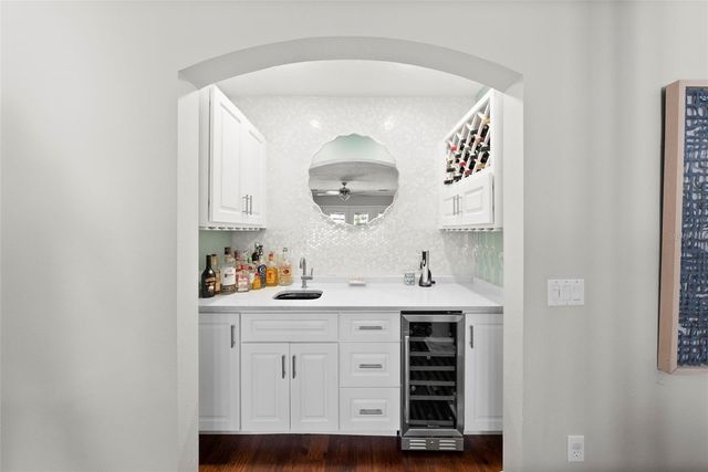 4002 W KENSINGTON AVENUE, Tampa, FL 33629