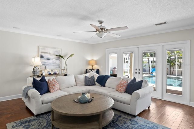 4002 W KENSINGTON AVENUE, Tampa, FL 33629