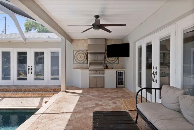 4002 W KENSINGTON AVENUE, Tampa, FL 33629