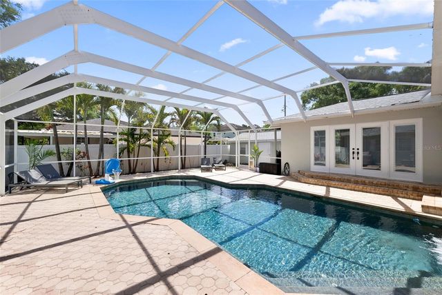 4002 W KENSINGTON AVENUE, Tampa, FL 33629