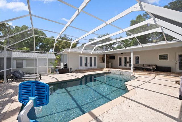 4002 W KENSINGTON AVENUE, Tampa, FL 33629