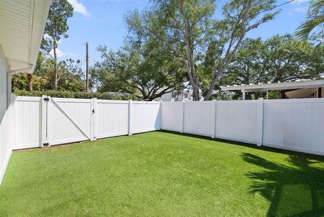 4002 W KENSINGTON AVENUE, Tampa, FL 33629