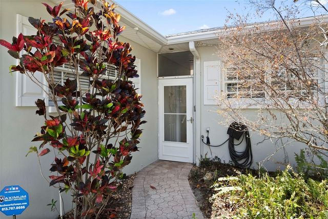 4002 W KENSINGTON AVENUE, Tampa, FL 33629