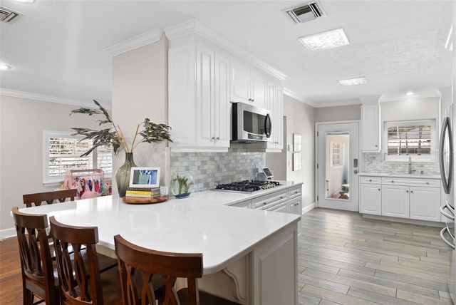 4002 W KENSINGTON AVENUE, Tampa, FL 33629