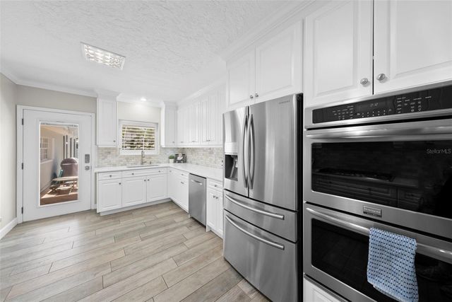 4002 W KENSINGTON AVENUE, Tampa, FL 33629