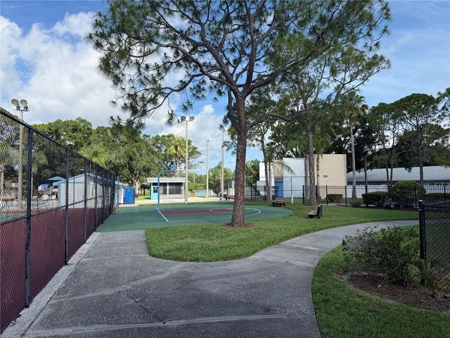 140 HUNTER LAKE DRIVE F, Oldsmar, FL 34677