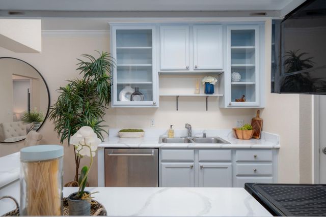 880 E Fremont Avenue 203, Sunnyvale, CA 94087