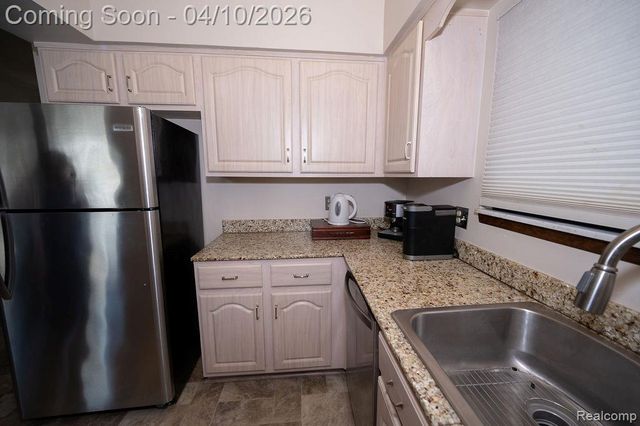 14284 Balmoral Street, Riverview, MI 48193