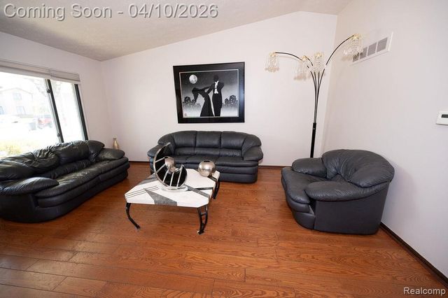 14284 Balmoral Street, Riverview, MI 48193