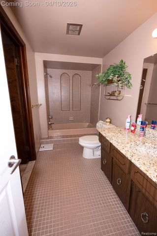 14284 Balmoral Street, Riverview, MI 48193