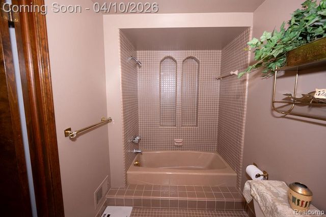 14284 Balmoral Street, Riverview, MI 48193