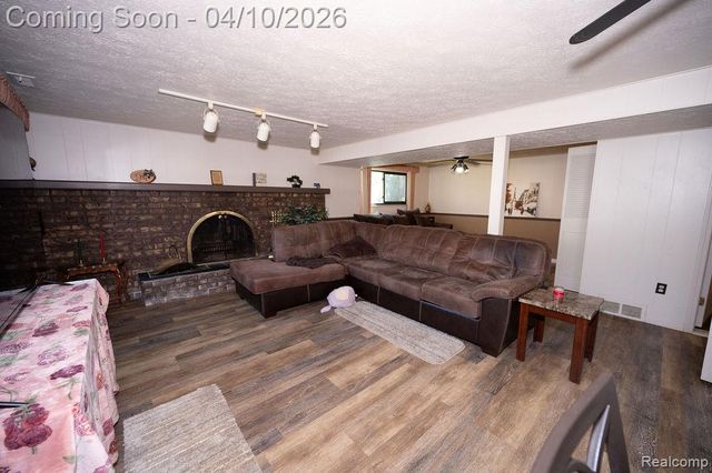 14284 Balmoral Street, Riverview, MI 48193