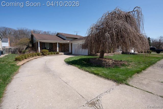 14284 Balmoral Street, Riverview, MI 48193