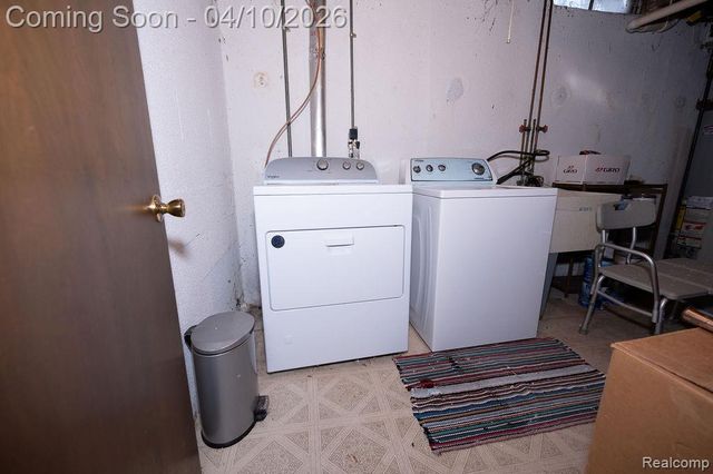 14284 Balmoral Street, Riverview, MI 48193