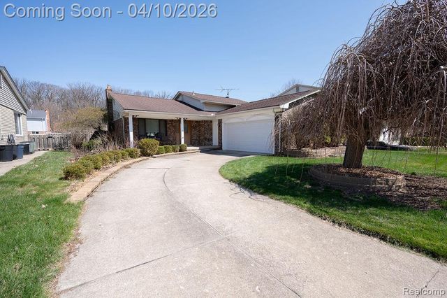 14284 Balmoral Street, Riverview, MI 48193