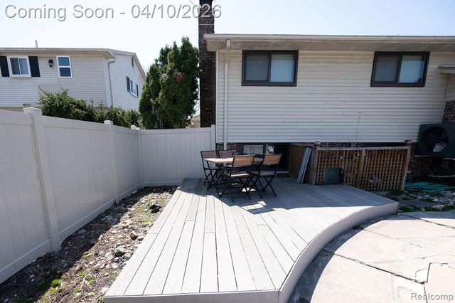 14284 Balmoral Street, Riverview, MI 48193