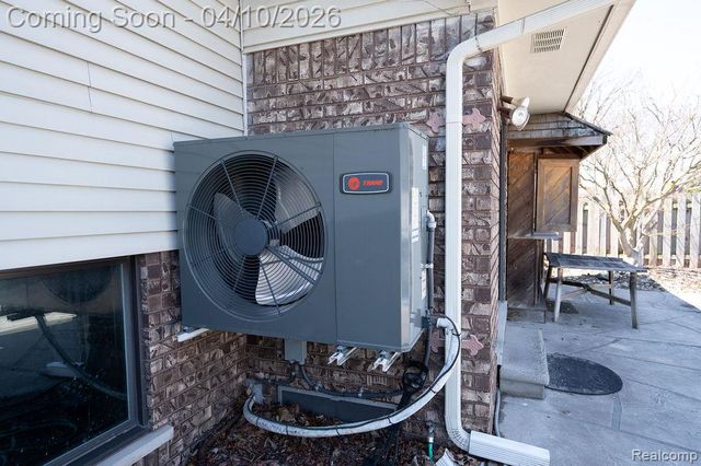 14284 Balmoral Street, Riverview, MI 48193