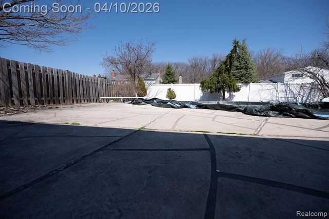 14284 Balmoral Street, Riverview, MI 48193