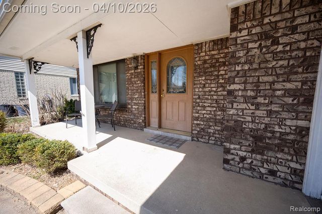 14284 Balmoral Street, Riverview, MI 48193