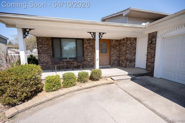 14284 Balmoral Street, Riverview, MI 48193