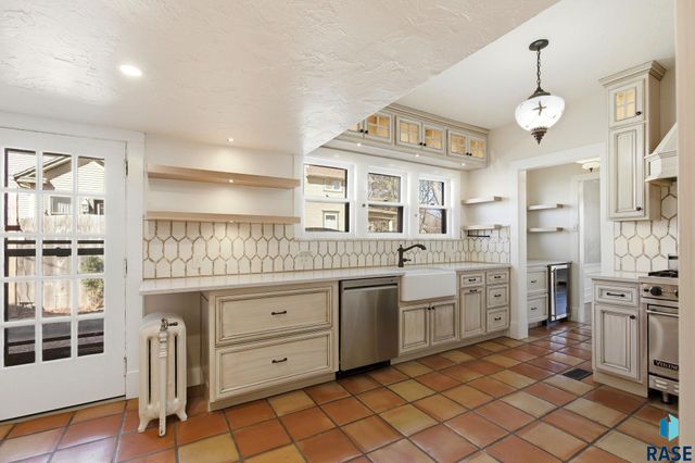 1315 S Main Ave Avenue, Sioux Falls, SD 57105