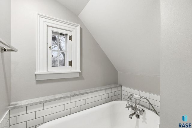 1315 S Main Ave Avenue, Sioux Falls, SD 57105