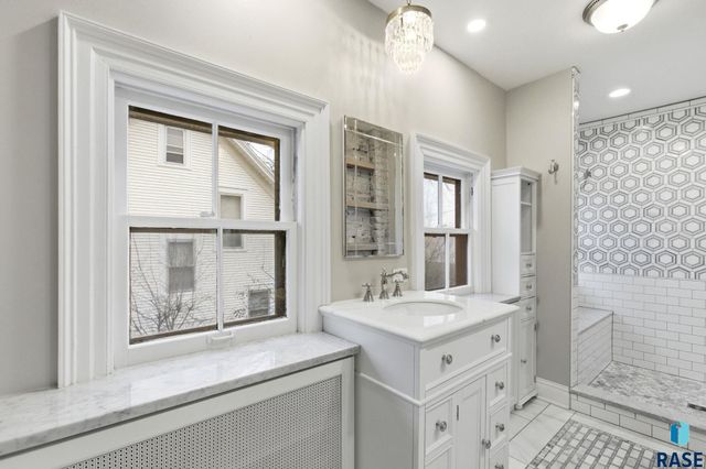 1315 S Main Ave Avenue, Sioux Falls, SD 57105