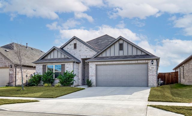8908 Flying Eagle Lane, Fort Worth, TX 76131