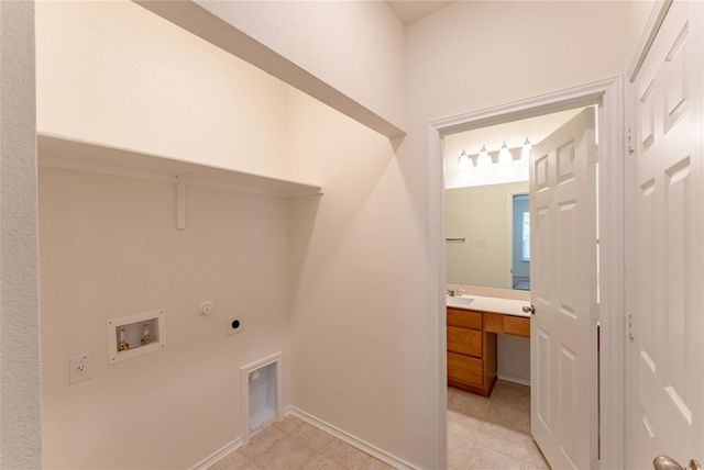 424 Lt Rusty DR, Jarrell, TX 76537